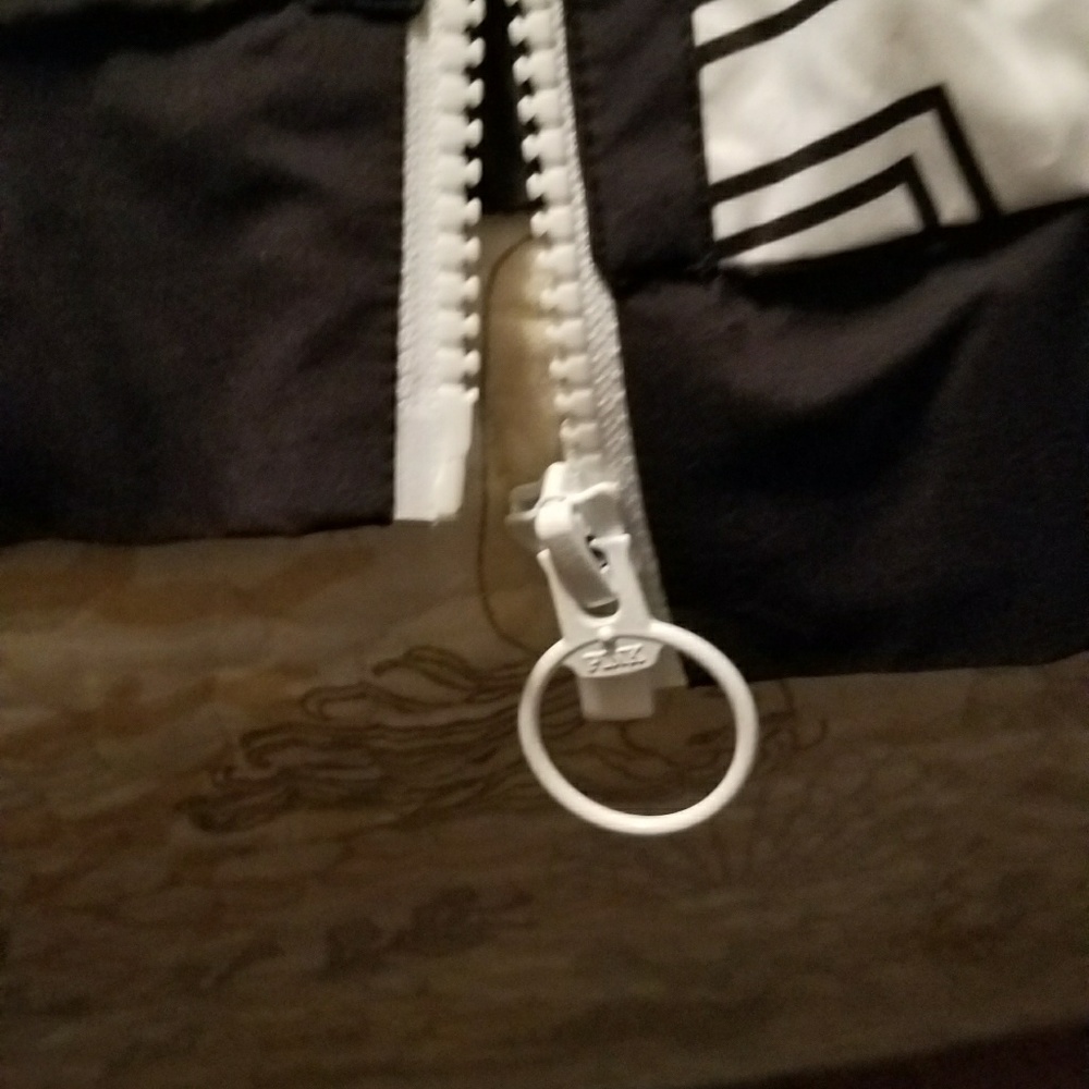 Windbreaker - Picture 6 of 6